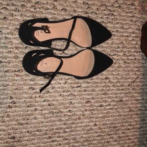 Black Pointed Toe Flats